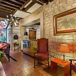 Hotel Saint-Paul Rive-Gauche